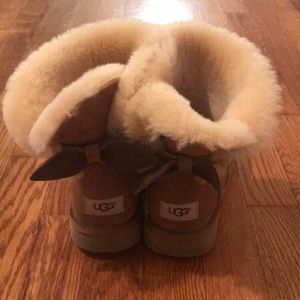 Short ugg boots with bows!